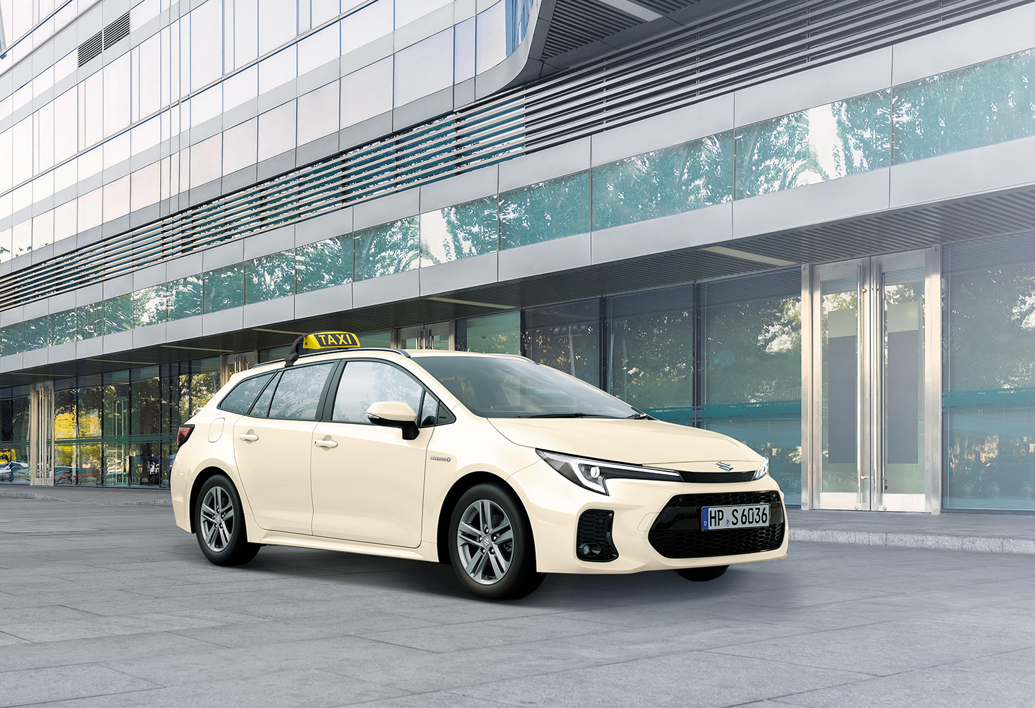 Der Suzuki Swace von vorne