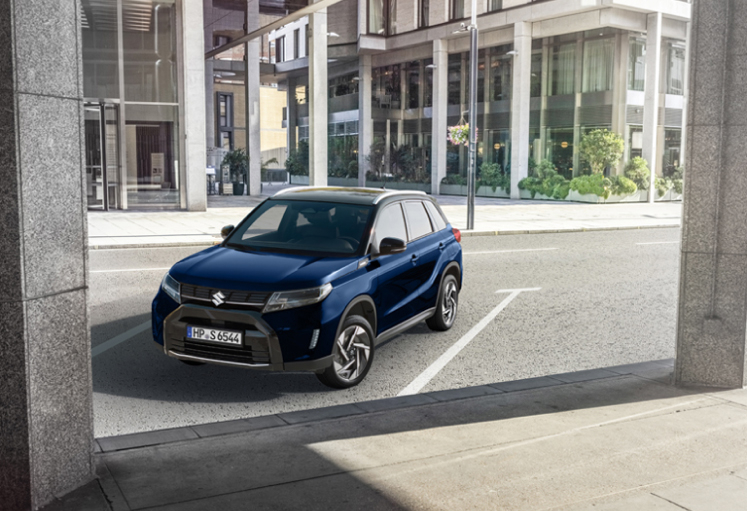 Ansicht des Suzuki Vitara Hybrid in Blue Sphere Pearl Metallic von oben.